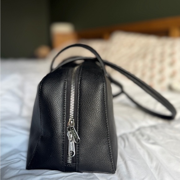 BAGGU Black Leather Shoulder Bag with Long Straps - Picture 6 of 8